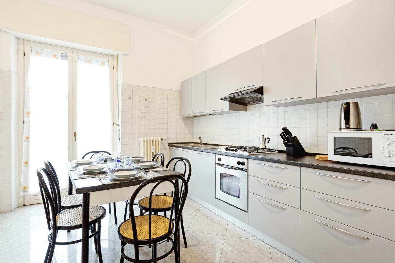 S. Maria Valle Central Roomy Flat Milan Bagian luar foto