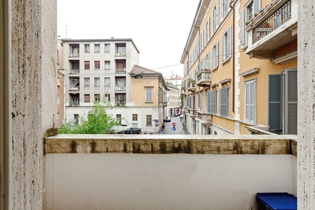 S. Maria Valle Central Roomy Flat Milan Bagian luar foto